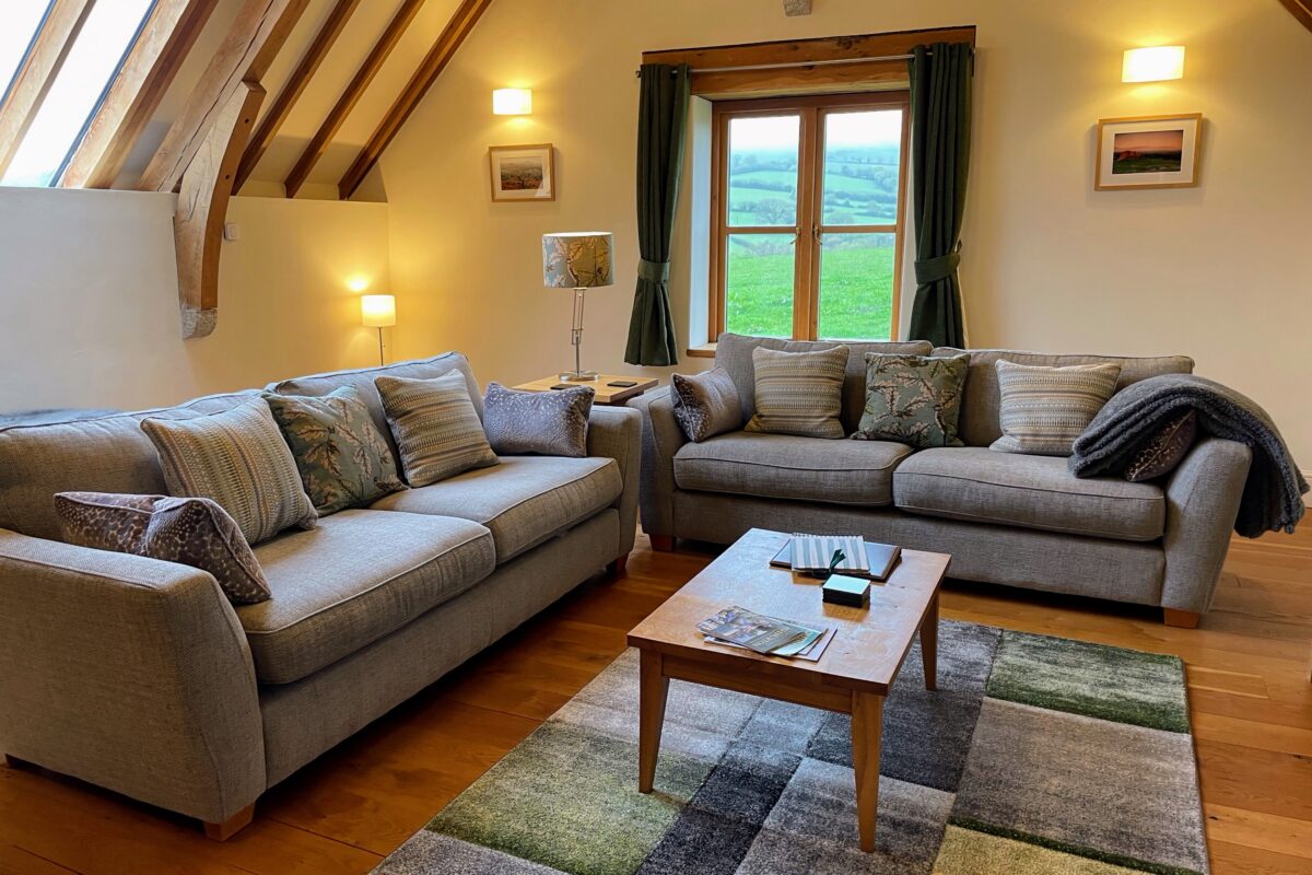 Oak Barn - Living Room