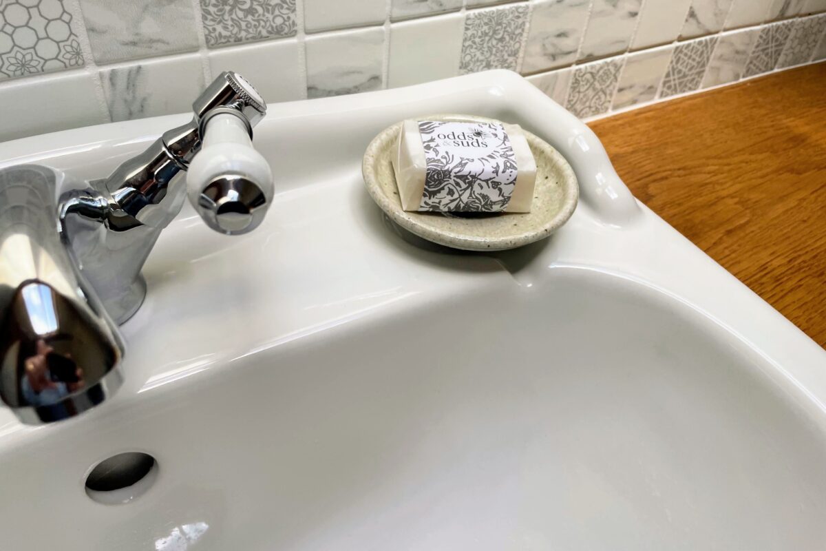 Widecombe Cottage - Bathroom